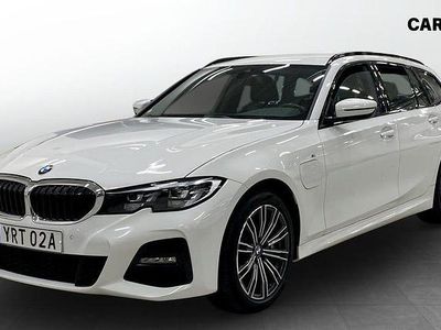 Vit Begagnad 2021 BMW 330 M Sport Kombi | 289 900 kr