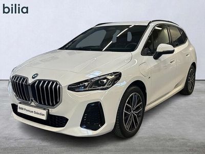 begagnad BMW 220 Active Tourer 225e xDrive M Sport 18" Innovation Elstol H K Drag 2023, Minibuss