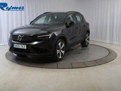 Svart Begagnad 2022 Volvo XC40 Plus SUV | 329 900 kr