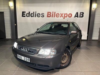 Brun Begagnad 2000 Audi A3 Attraction Halvkombi | 8 900 kr