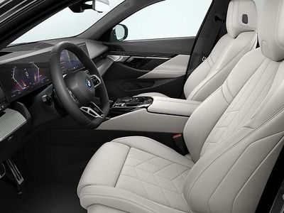 Svart Ny 2026 BMW i5 Comfort Edition Kombi | 834 400 kr (Marknadspris)