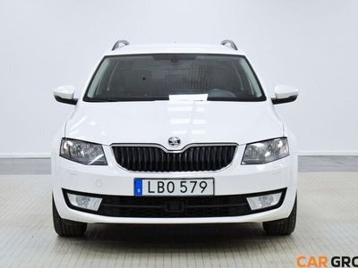 begagnad Skoda Octavia Kombi 1.6 TDI Euro 6 Drag Kamera 2016, Kombi