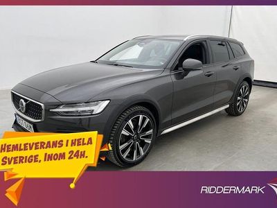 Grå Begagnad 2023 Volvo V60 CC Kombi | 359 800 kr (Marknadspris)
