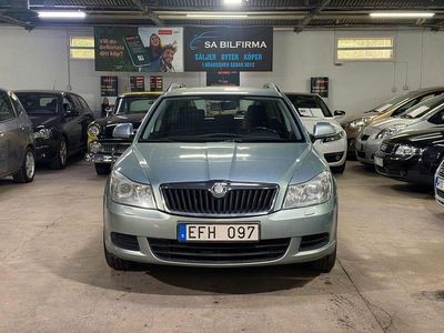 Ljusgrön Begagnad 2009 Skoda Octavia Ambiente Kombi | 27 900 kr
