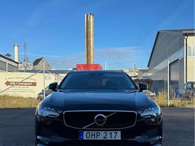 Svart Begagnad 2017 Volvo V90 Momentum Kombi | 199 900 kr (Marknadspris)
