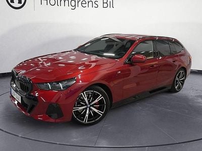 Röd Begagnad 2025 BMW 530e M Sport Kombi | 649 800 kr (Bra pris)