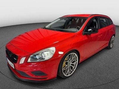 Begagnad Volvo V60 R-Design 205 HK (150 kW) 2011 Röd Kombi