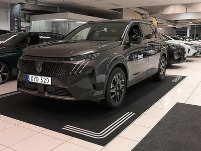 Grå Ny 2025 Peugeot 5008 GT Minibuss | 439 900 kr (Marknadspris)