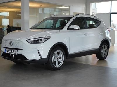 Begagnad MG ZS Luxury 115 kW (157 HK) 2023 Vit Sedan