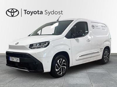 Vit Begagnad 2024 Toyota Proace City City Minibuss | 359 000 kr (Marknadspris)