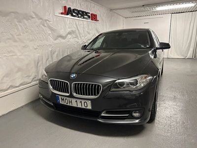 begagnad BMW 520 d xDrive SEDAN AUTOMAT SPORTPAKET LÄDER DRAG 190 hk