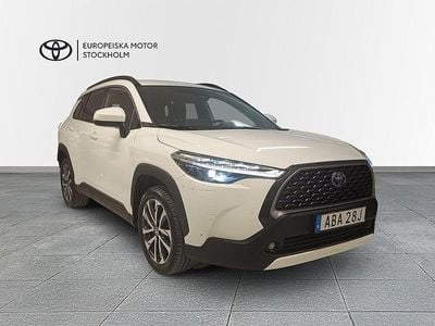 Vit Begagnad 2023 Toyota Corolla Cross Style SUV | 359 800 kr (Marknadspris)