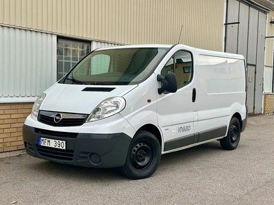 Vit Begagnad 2012 Opel Vivaro Minibuss | 69 000 kr (Marknadspris)