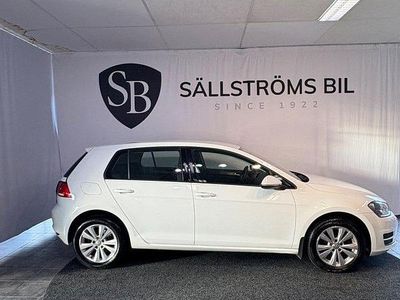 Vit Begagnad 2014 VW Golf VII Halvkombi | 96 900 kr (Marknadspris)