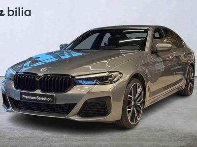 Grå Begagnad 2023 BMW 530e Sedan | 369 900 kr (Bra pris)