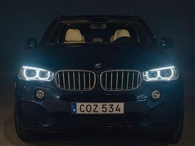 Mörkblå Begagnad 2016 BMW X5 SUV | 299 000 kr