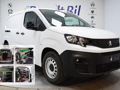 Vit Begagnad 2023 Peugeot E-Partner Minibuss | 319 500 kr (Lite dyr)