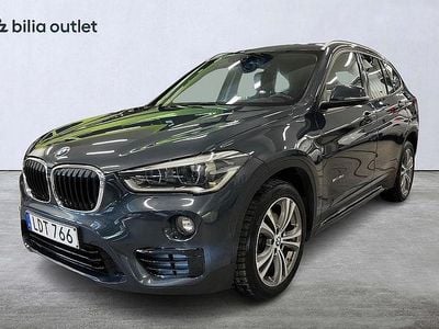 Grå Begagnad 2015 BMW X1 Sport Line SUV | 179 900 kr (Marknadspris)