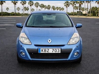 Blå Begagnad 2010 Renault Clio R.S. Halvkombi | 35 000 kr (Marknadspris)