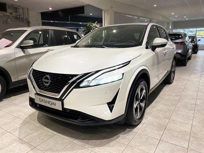 Pärlemorvit metallic Begagnad 2023 Nissan Qashqai N-Connecta SUV | 329 900 kr (Lite dyr)