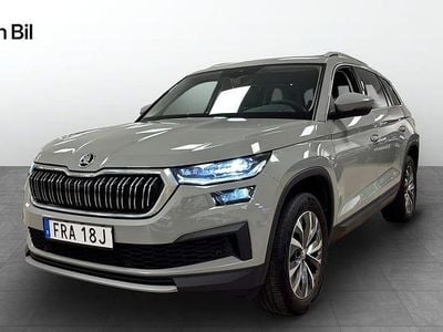 Grå Begagnad 2023 Skoda Kodiaq Style SUV | 379 900 kr (Marknadspris)