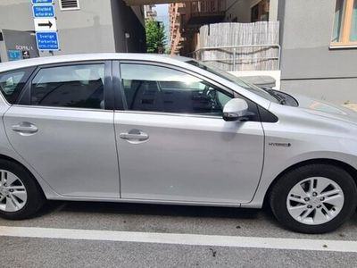 Toyota Auris Hybrid