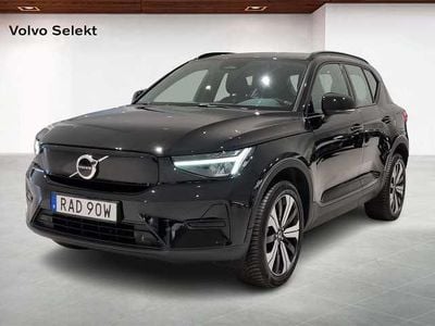 Svart Begagnad 2023 Volvo XC40 Core SUV | 319 000 kr (Marknadspris)