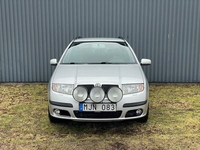 Begagnad Skoda Fabia 101 HK (74 kW) 2006 Silver Halvkombi