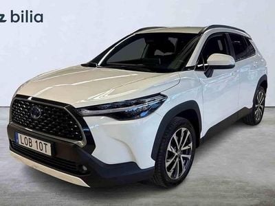 Vit Begagnad 2022 Toyota Corolla Cross Style SUV | 339 900 kr (Superpris)