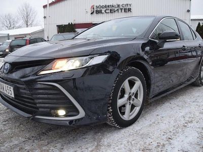 Begagnad Toyota Camry Executive 218 HK (160 kW) 2023 Svart met Sedan
