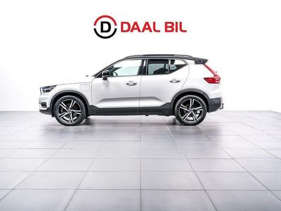 Vit Begagnad 2020 Volvo XC40 R-Design SUV | 299 700 kr (Dyr)