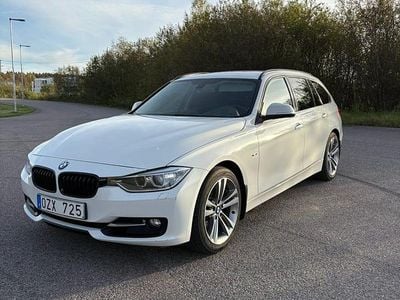 Begagnad BMW 328 245 HK (180 kW) 2014 Alpinvit Kombi