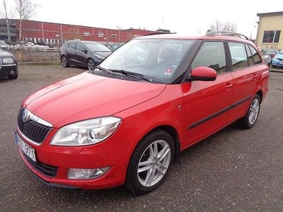 Begagnad Skoda Fabia Ambiente 90 HK (66 kW) 2011 Röd Kombi