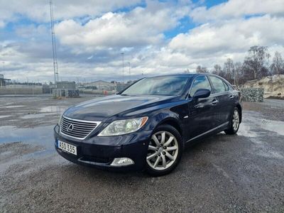 Lexus LS460