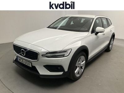 Begagnad Volvo V60 CC SE 191 HK (140 kW) 2020 Vit Kombi