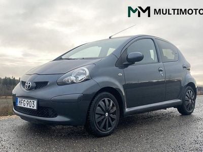 Grå Begagnad 2007 Toyota Aygo Halvkombi | 39 900 kr (Dyr)