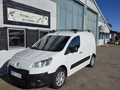 Vit Begagnad 2012 Peugeot Partner Minibuss | 64 900 kr (Lite dyr)