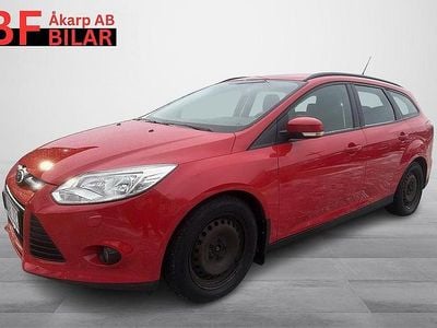 Begagnad Ford Focus Trend 95 HK (69 kW) 2011 Röd Kombi