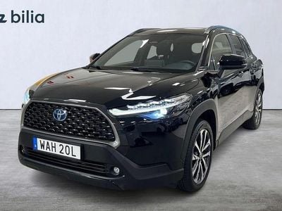 Svart Begagnad 2022 Toyota Corolla Cross Plus SUV | 329 900 kr (Marknadspris)