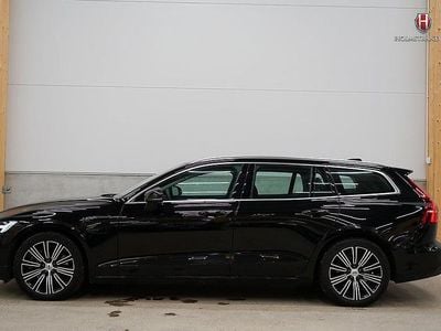 Svart Begagnad 2022 Volvo V60 Core Kombi | 328 900 kr (Bra pris)
