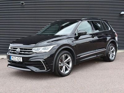 Svart Begagnad 2021 VW Tiguan R-line SUV | 299 900 kr (Marknadspris)
