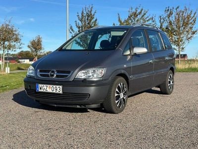 Begagnad Opel Zafira 125 HK (91 kW) 2005 Grå Minibuss