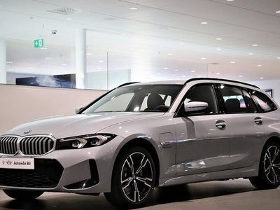 begagnad BMW 328 330e xDrive Touring 2024, Kombi