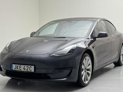 Grå Begagnad 2023 Tesla Model 3 Standard Range Sedan | 280 000 kr (Superpris)