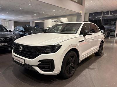 Vit metallic Begagnad 2023 VW Touareg R SUV | 679 900 kr (Marknadspris)