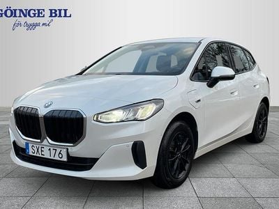 Begagnad BMW 225 Active Tourer Shadowline 2023 Vit Minibuss
