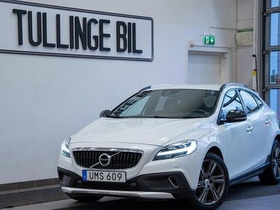 Vit Begagnad 2018 Volvo V40 CC Summum Kombi | 239 900 kr (Lite dyr)