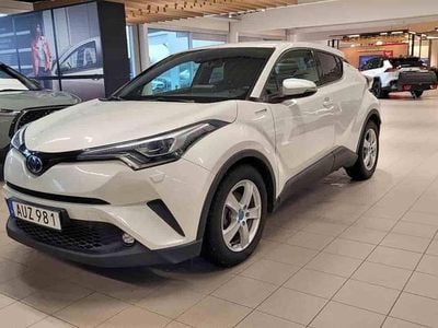 Vit Begagnad 2018 Toyota C-HR SUV | 209 900 kr (Marknadspris)