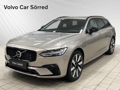 Ljusgrå Begagnad 2024 Volvo V90 Plus Kombi | 484 900 kr (Marknadspris)