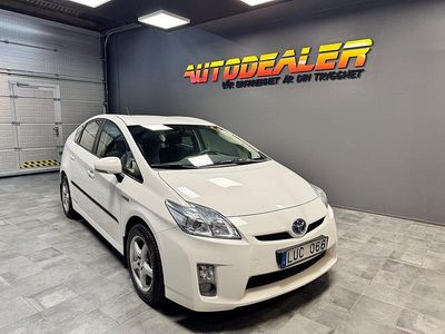 Begagnad Toyota Prius 136 HK (100 kW) 2011 Vit Halvkombi